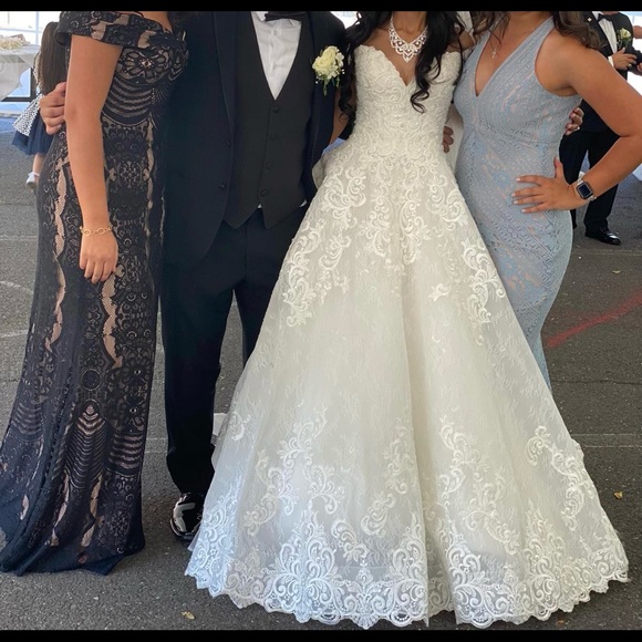 Allure Bridal wedding dress size 0 00 XS - Picture 6 of 6